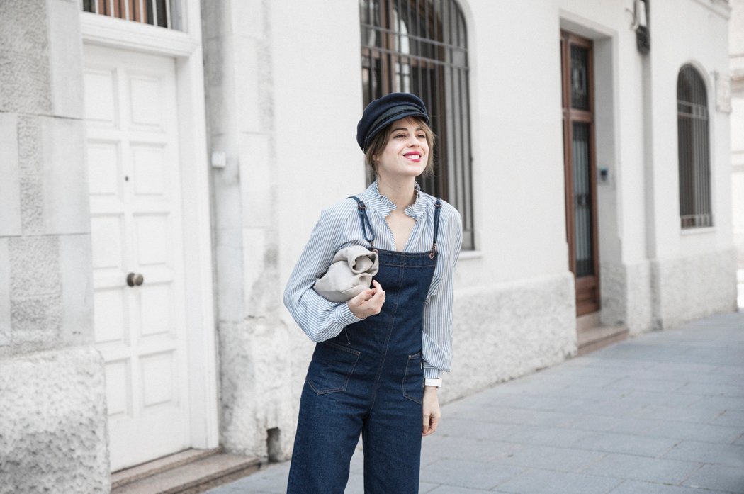gorra-marinera-blusa-volante-rayas-tous-jumpsuit-mono-denim-bailarinas-chanel-10