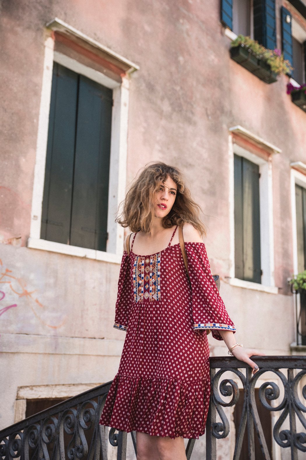 venecia-vestido-dress-formulajoven-tintoretto-corteingles-senakers-bronde-louisvuitton-bagpack-6