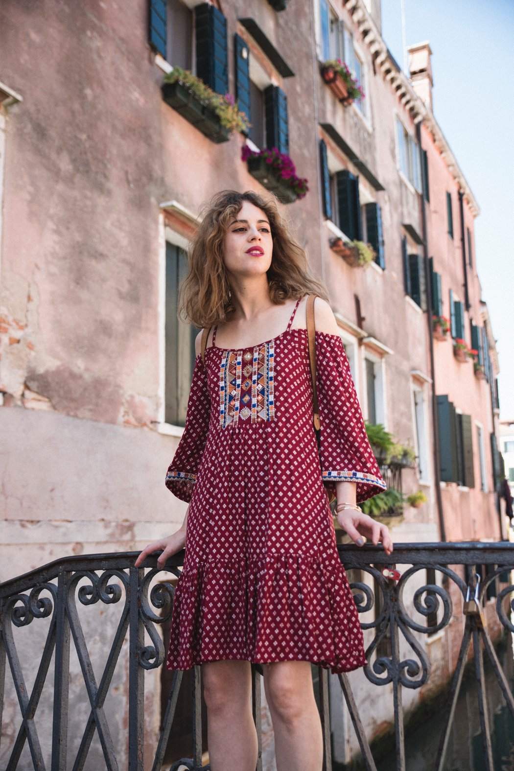 venecia-vestido-dress-formulajoven-tintoretto-corteingles-senakers-bronde-louisvuitton-bagpack-9