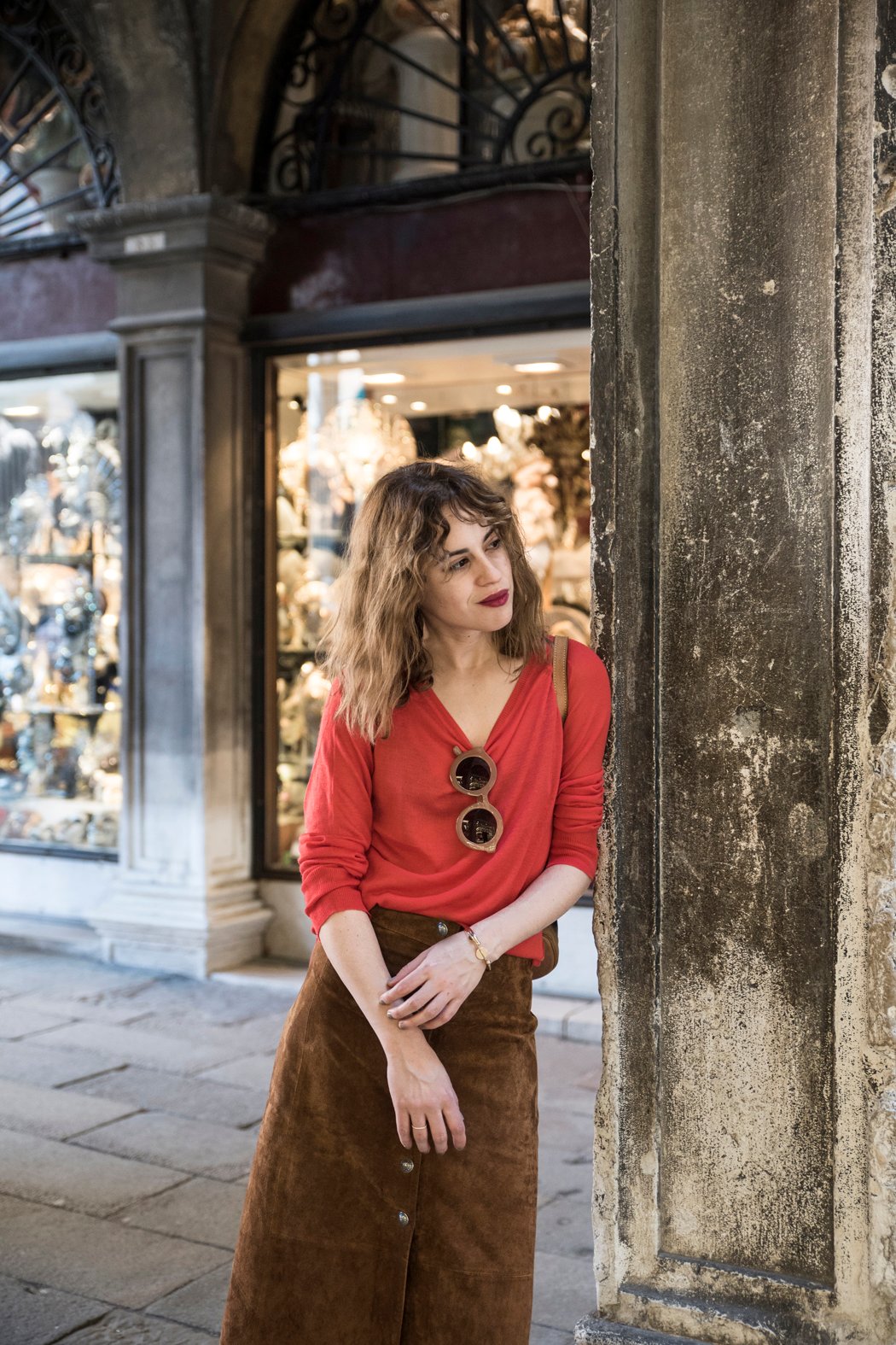 venecia-vueling-skirt-falda-zara-converse-curly-louisvuitton-2