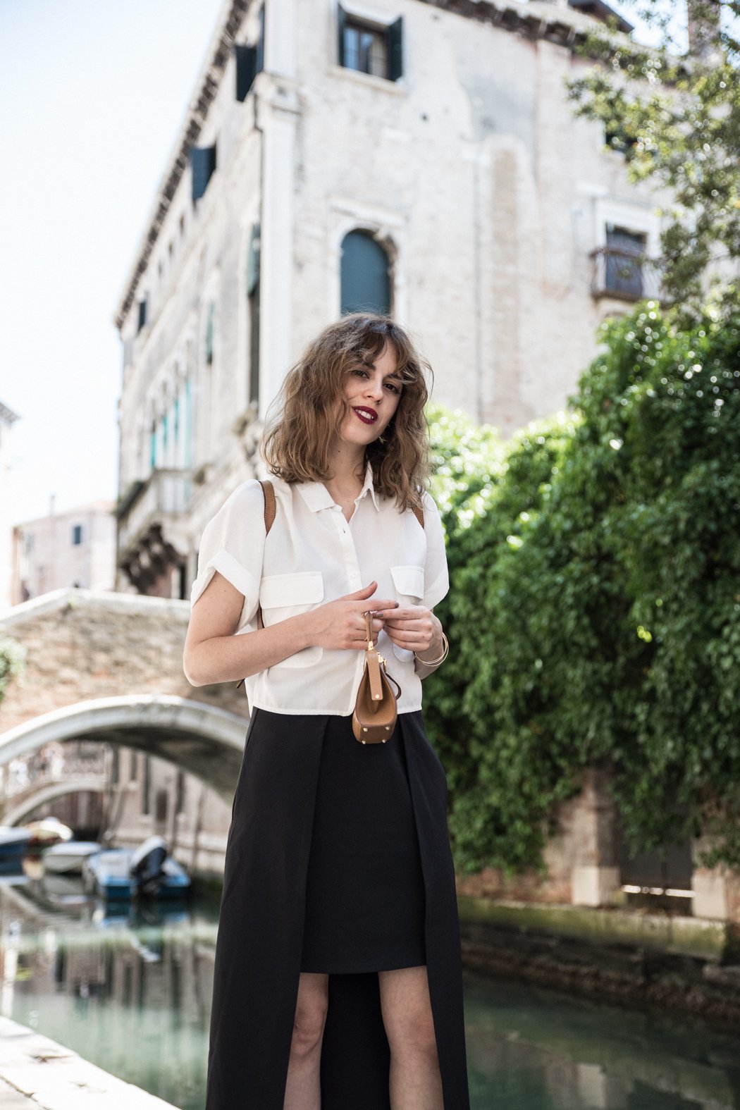 venecia-travel-viajes-look-blanco-converse-skirt-falda-camisa-blanca-blusa-11