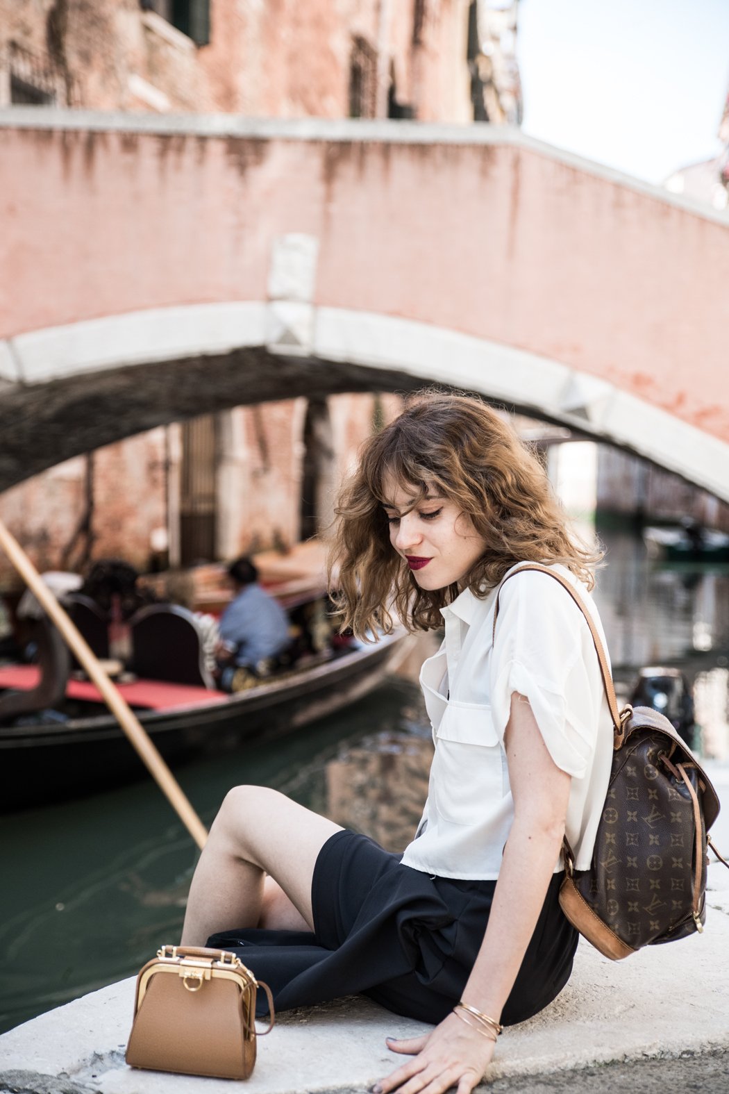 venecia-travel-viajes-look-blanco-converse-skirt-falda-camisa-blanca-blusa-8