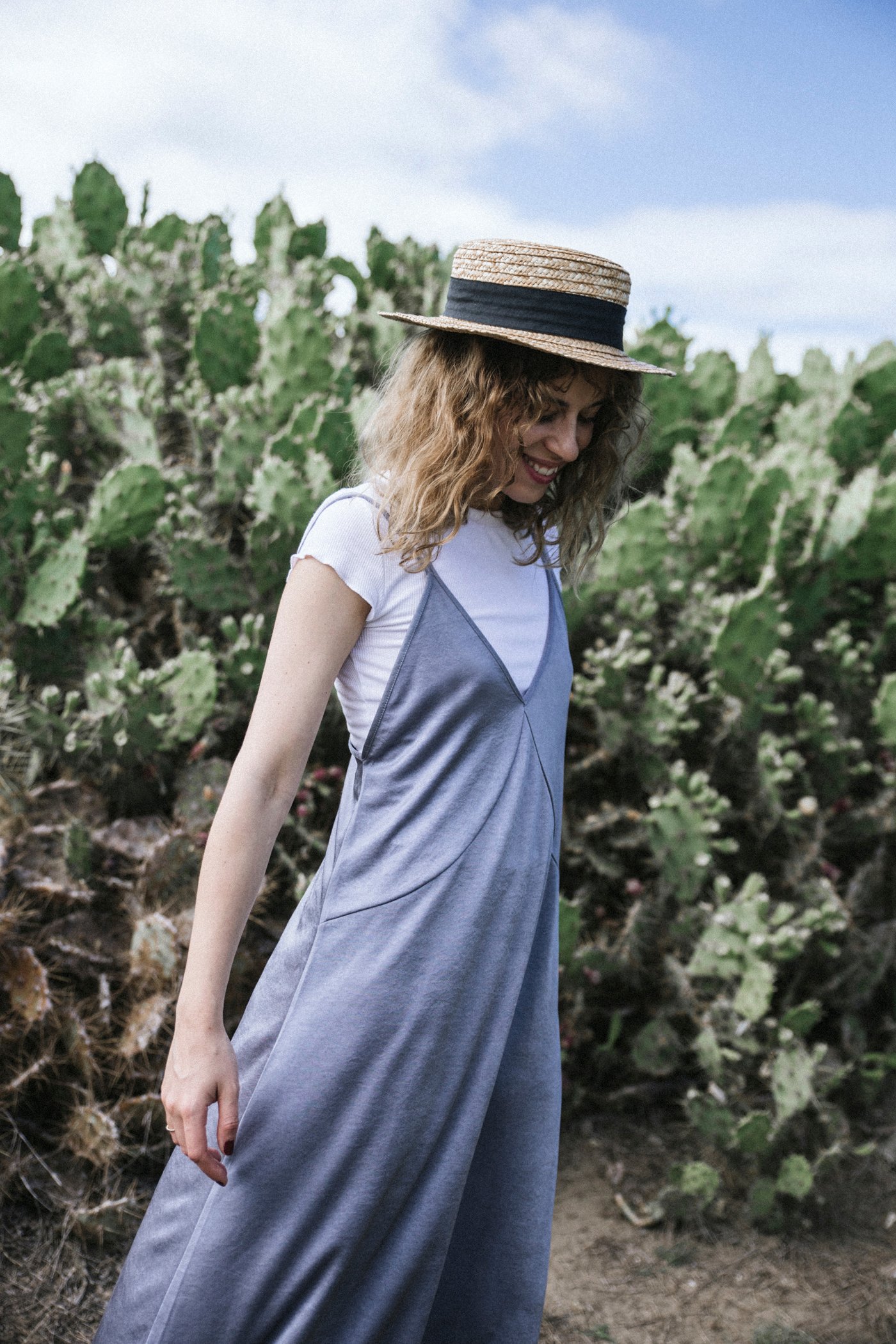 vestido_tirantes_midi-Zara-Sombrero-hat-canotier-converse-9