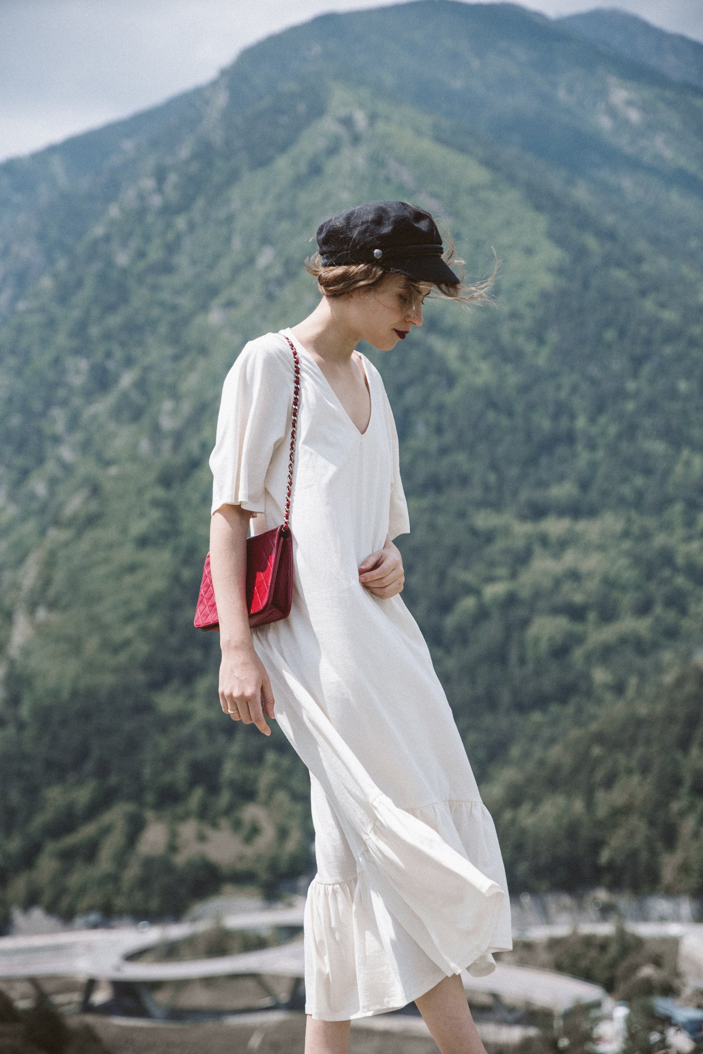 chanel-bag-asos-vestido-dress-gorra_marinera-Converse_sneakers-Andorra-10