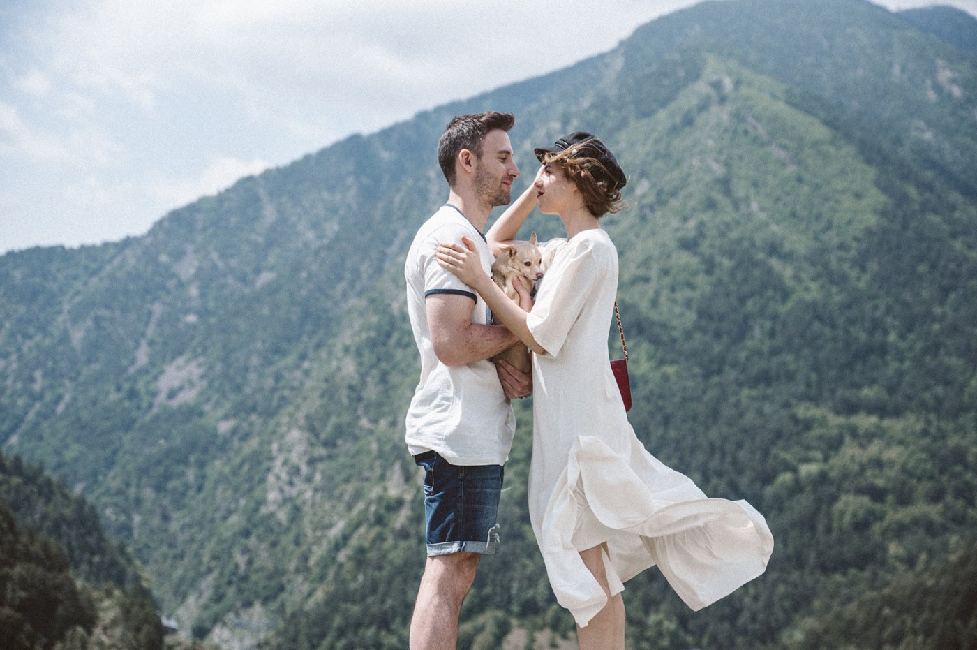 chanel-bag-asos-vestido-dress-gorra_marinera-Converse_sneakers-Andorra-3