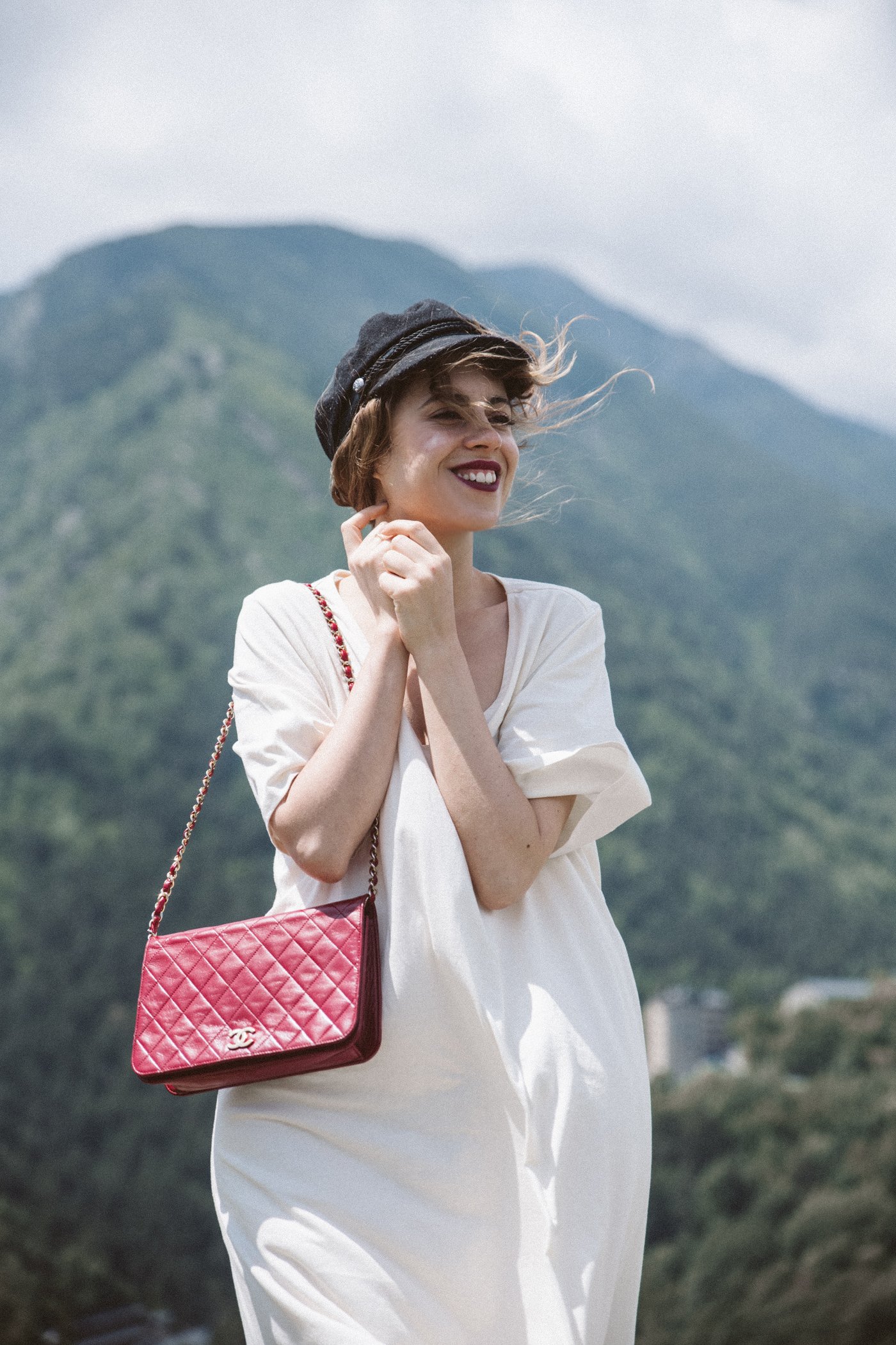 chanel-bag-asos-vestido-dress-gorra_marinera-Converse_sneakers-Andorra-6