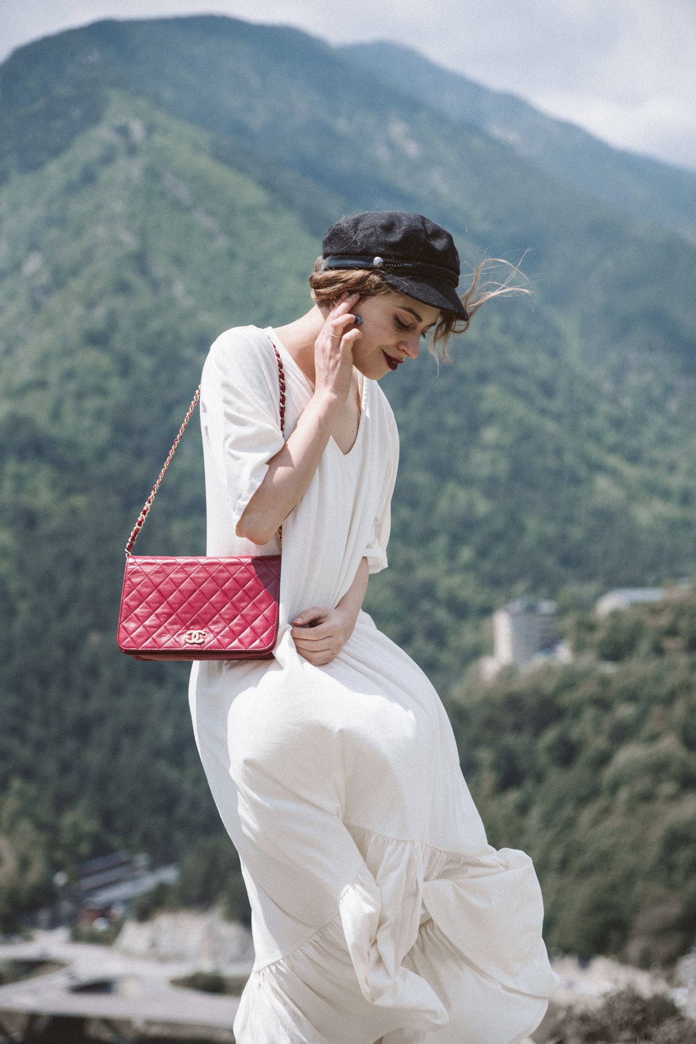 chanel-bag-asos-vestido-dress-gorra_marinera-Converse_sneakers-Andorra-7