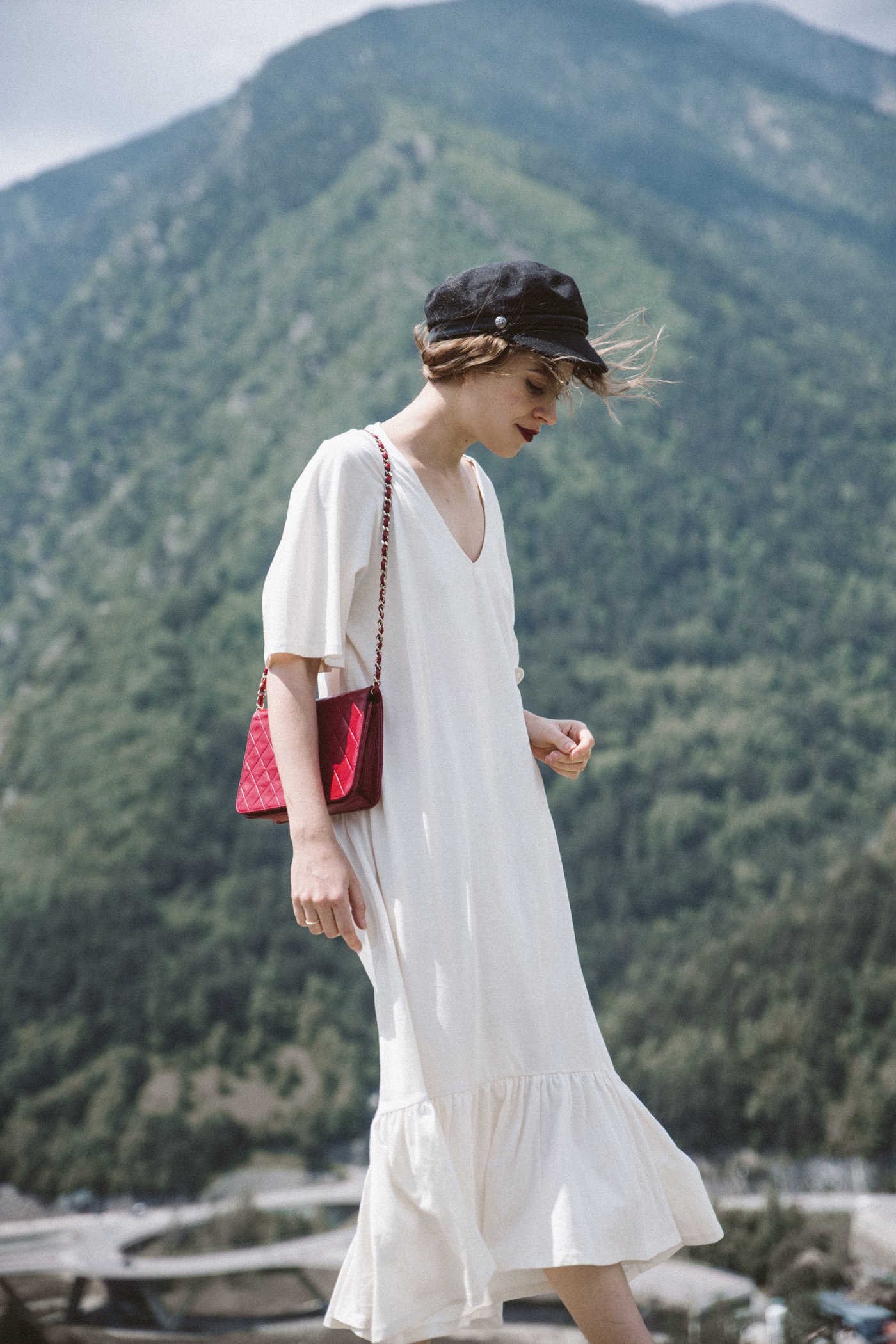 chanel-bag-asos-vestido-dress-gorra_marinera-Converse_sneakers-Andorra-9