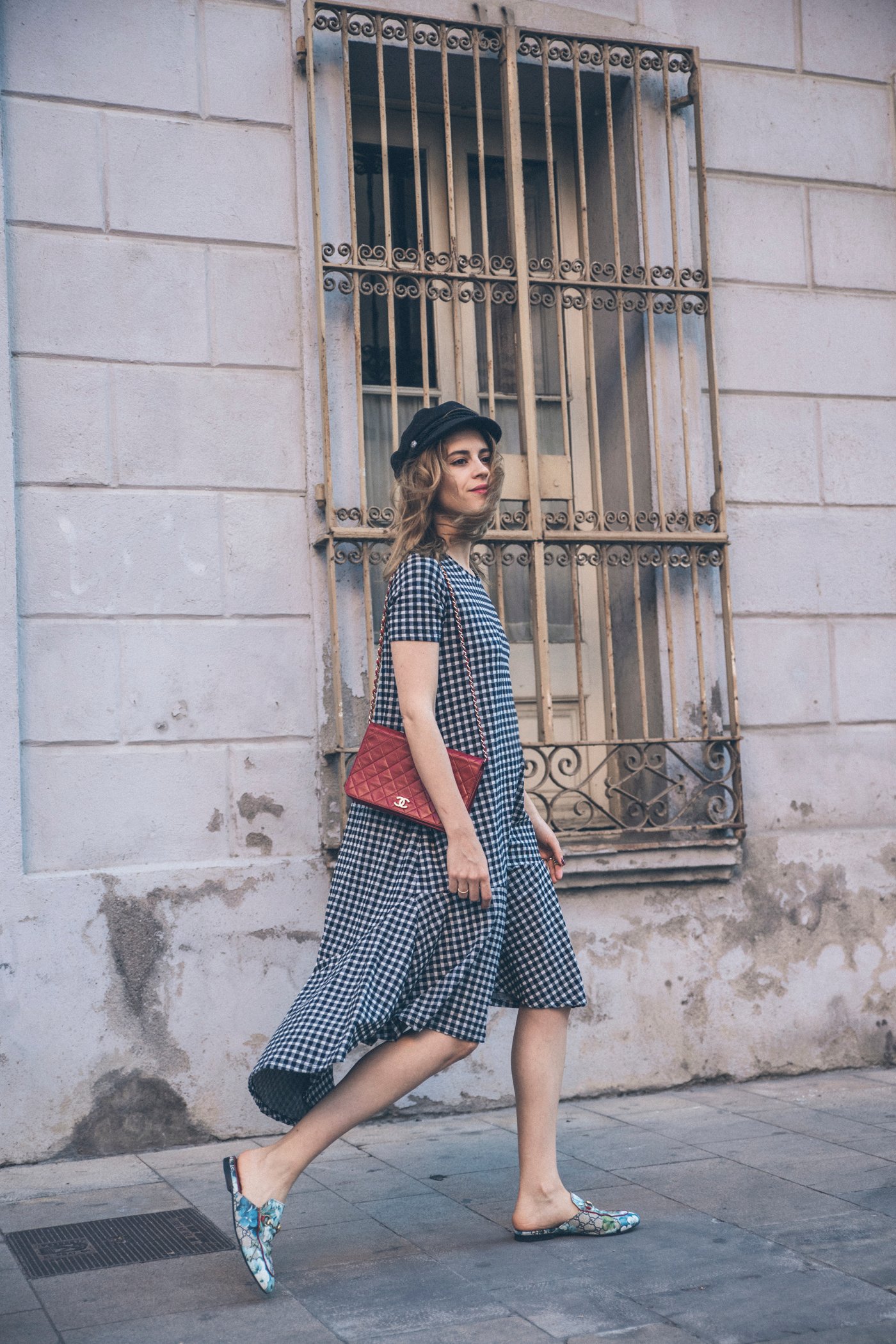 cuadros_vichy-vestido_Zara-Gucci_Slipper_Princetown-chanel-bag-street_style-4