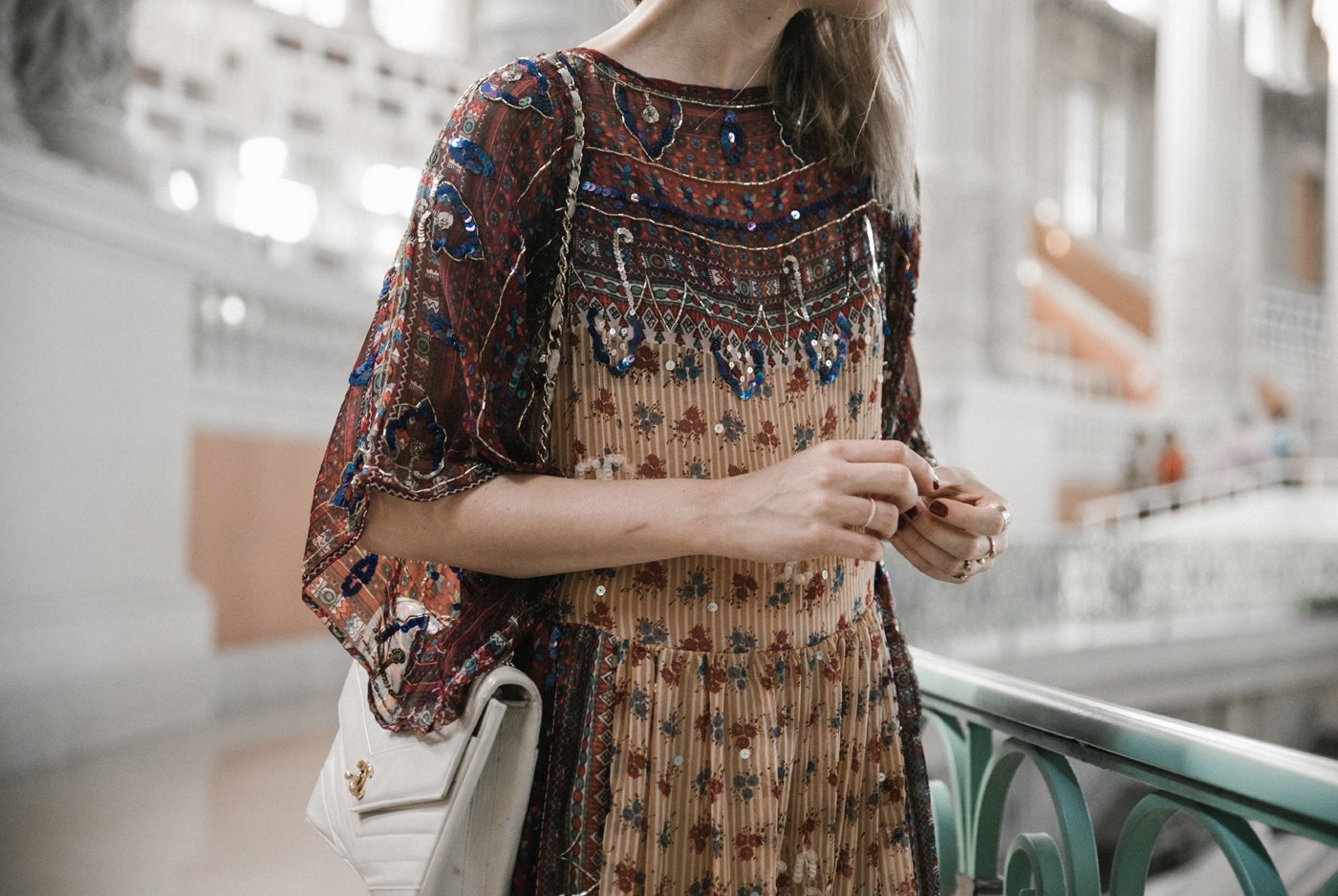museo_Nacional_de_Catalunya-Vestido_Asos-Dress_Festival_Asos-Sequins-Andotherstories_shoes-Chanel_bag-Barcelona-15