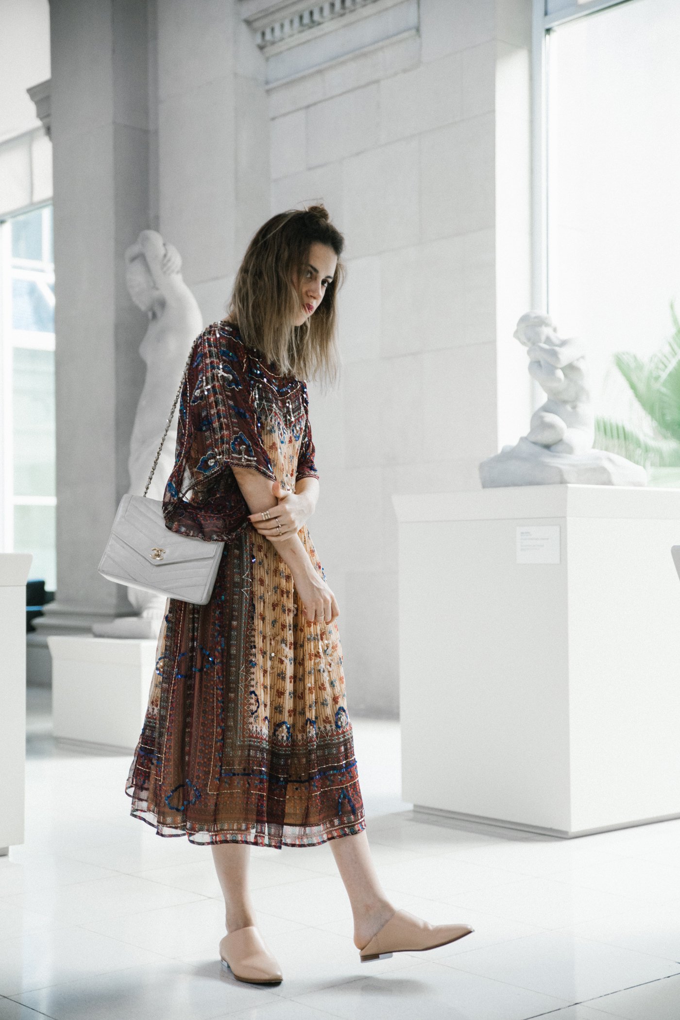 museo_Nacional_de_Catalunya-Vestido_Asos-Dress_Festival_Asos-Sequins-Andotherstories_shoes-Chanel_bag-Barcelona-7