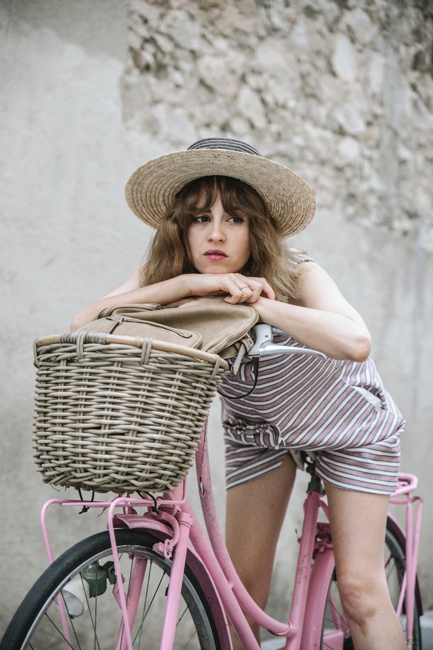 coosy-mono-canotier-sombrero_paja-bicicleta-PArfois-bagpack-mochila-6