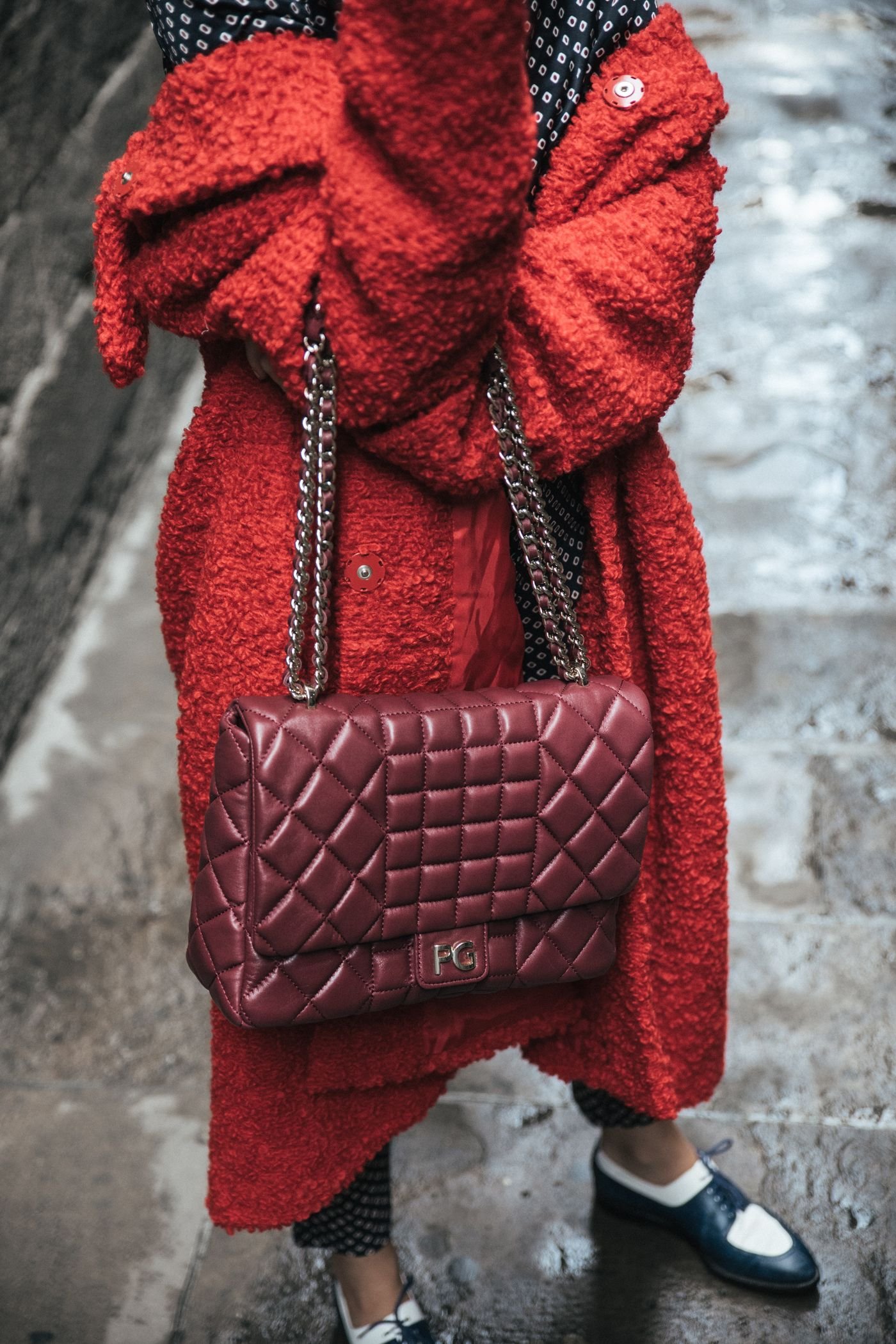 dansvogue purificacion-garcia-bolso-abrigo-rojo-zapato-chanel-barcelona-back-to-the-city-10-compressor