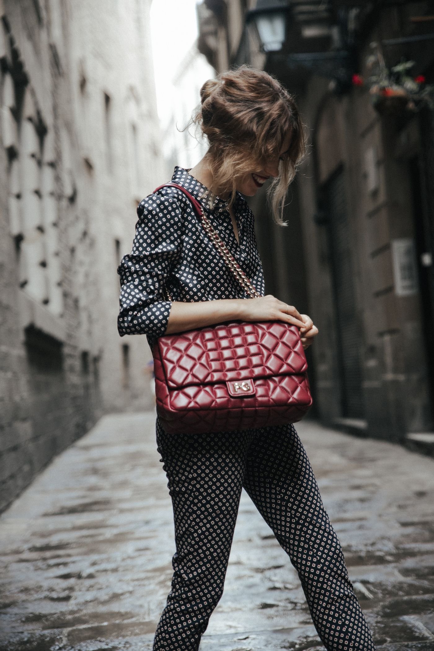 dansvogue purificacion-garcia-bolso-abrigo-rojo-zapato-chanel-barcelona-back-to-the-city-12-compressor
