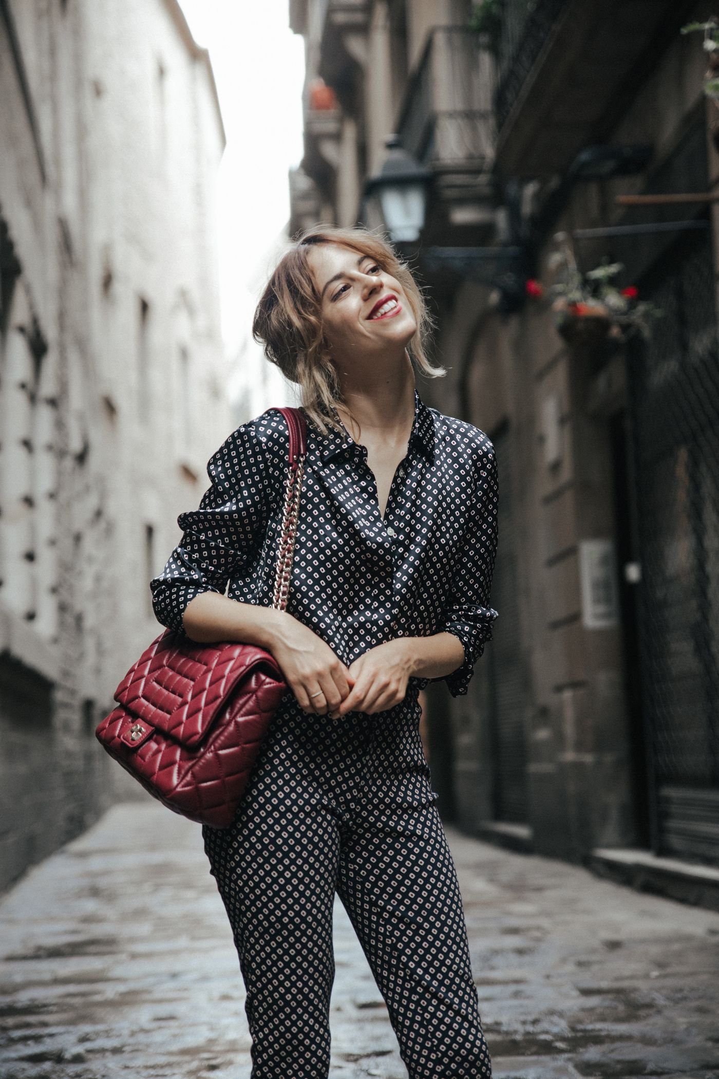 dansvogue purificacion-garcia-bolso-abrigo-rojo-zapato-chanel-barcelona-back-to-the-city-13-compressor