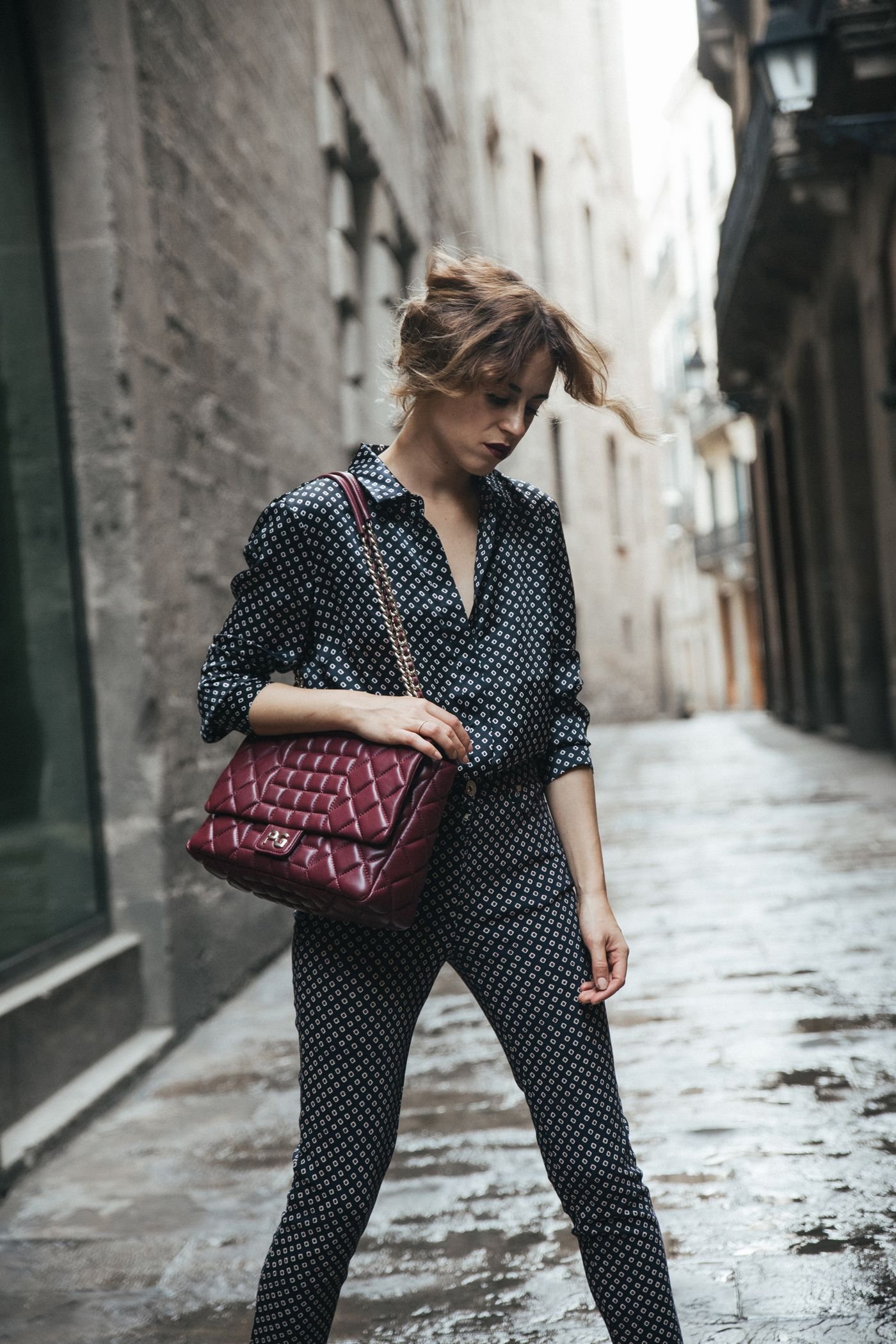 dansvogue purificacion-garcia-bolso-abrigo-rojo-zapato-chanel-barcelona-back-to-the-city-17-compressor