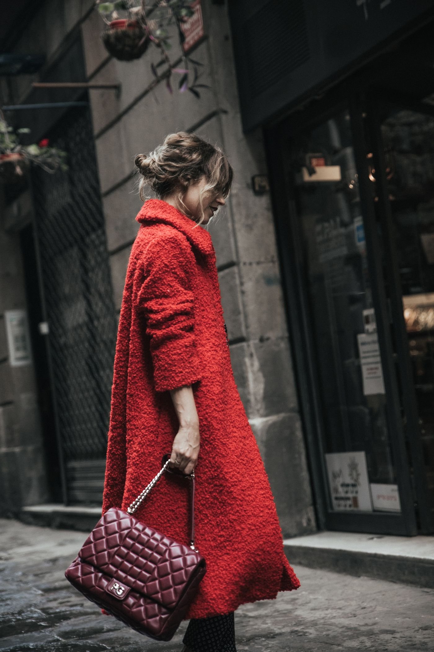 dansvogue purificacion-garcia-bolso-abrigo-rojo-zapato-chanel-barcelona-back-to-the-city-5-compressor