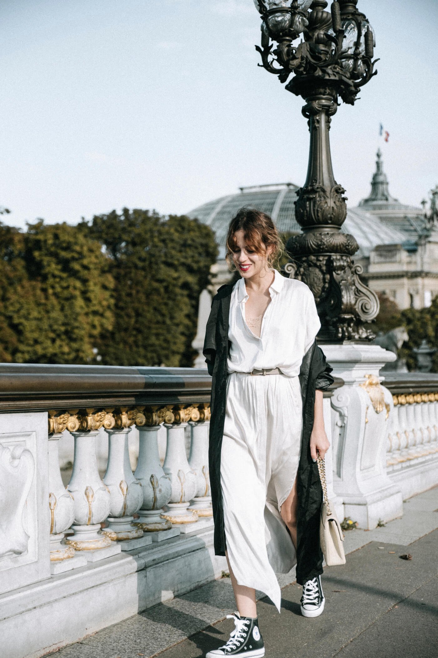 dansvogue paris pont alexandre vestido blanco trench gabardina 12
