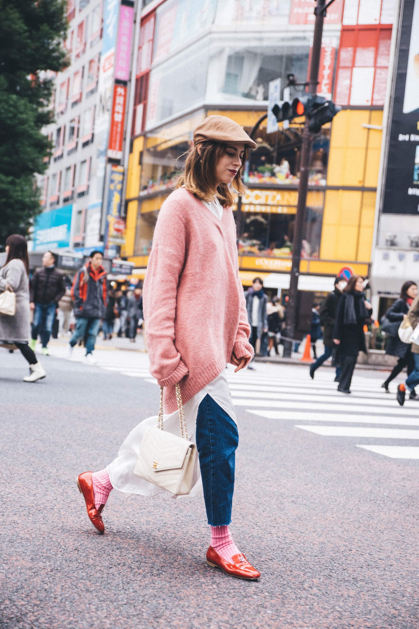 dansvogue shibuya japan street style white dress pink oversize 3